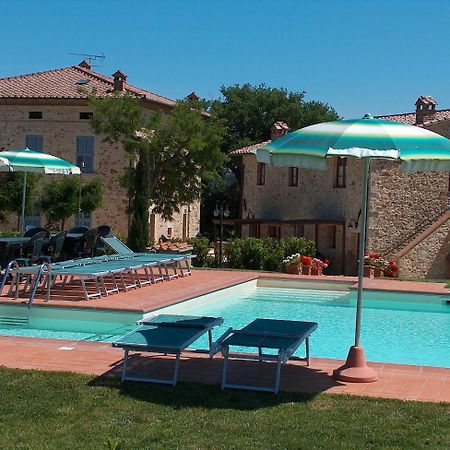 Hostal Borgo Il Villino Casole dʼElsa Exterior foto