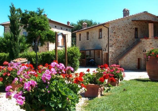Hostal Borgo Il Villino Casole dʼElsa Exterior foto