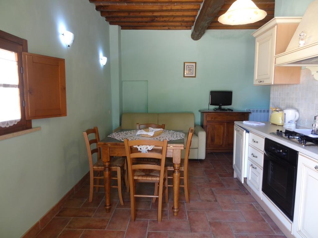 Hostal Borgo Il Villino Casole dʼElsa Exterior foto