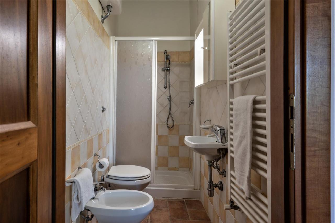 Hostal Borgo Il Villino Casole dʼElsa Exterior foto