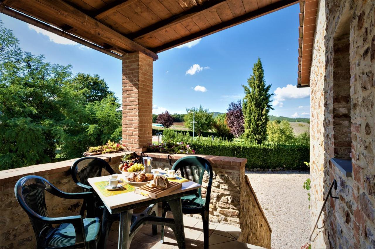 Hostal Borgo Il Villino Casole dʼElsa Exterior foto