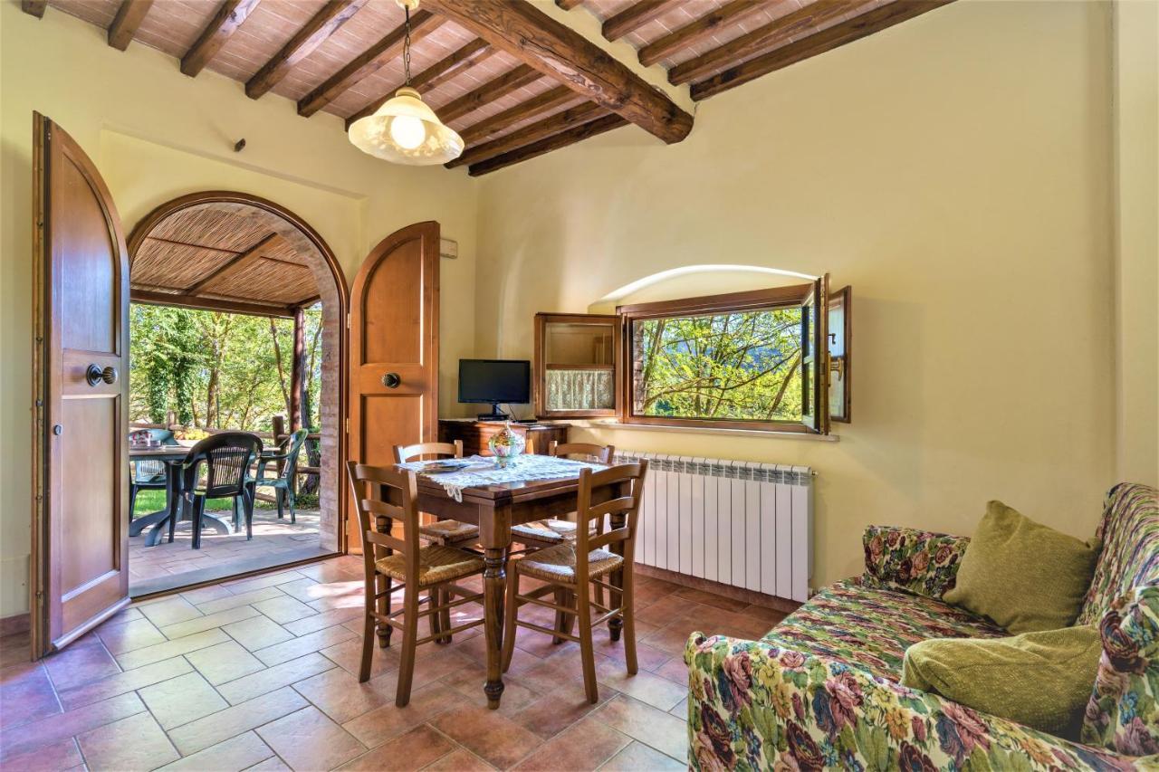 Hostal Borgo Il Villino Casole dʼElsa Exterior foto