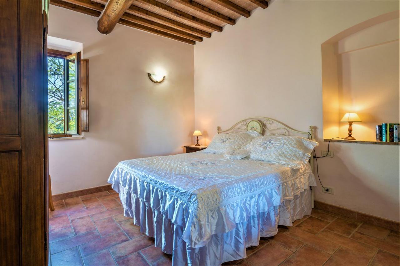 Hostal Borgo Il Villino Casole dʼElsa Exterior foto